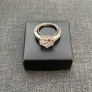 NIB AVON CZ shapes Ring
